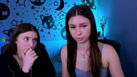 Snapshot of flora_ri chatting on 05.27.26 just ask me online show from 05.27.26