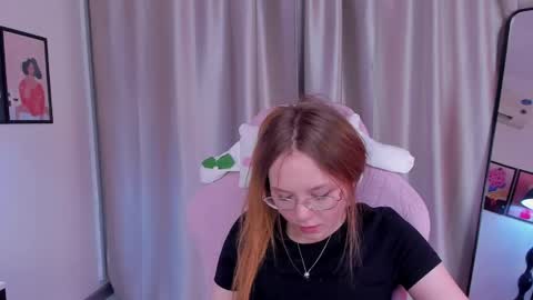 Snapshot of floralarsson chatting on 05.08.26 hey there guys im Flora no not the one from WInx. But I love magical stuff and especially I love nature. I dont know I thin online show from 05.08.26