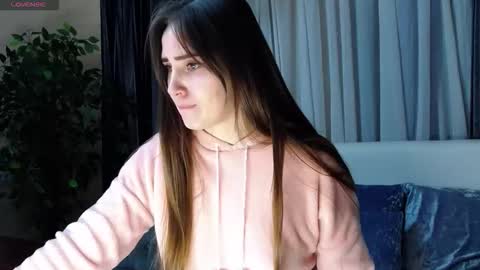 Snapshot of flouvet chatting on 10.29.25 Flouvet online show from 10.29.25