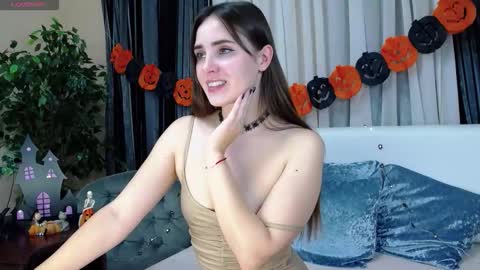 Snapshot of flouvet chatting on 10.31.25 Flouvet online show from 10.31.25