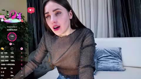 Snapshot of flouvet chatting on 11.15.25 Flouvet online show from 11.15.25