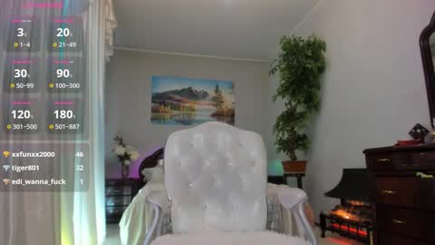 Snapshot of flower_nicole chatting on 09.26.25 Nicole online show from 09.26.25