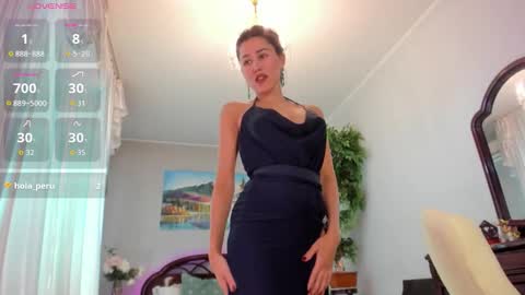Snapshot of flower_nicole chatting on 10.08.25 Nicole online show from 10.08.25