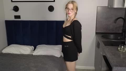 Dolly online show from 10.17.25