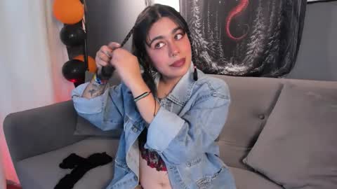 Snapshot of flower_smith_ chatting on 10.11.25 Its a pleasure to meet you. Im Flower. Help me reach 1k. Follow me. online show from 10.11.25