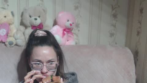 Snapshot of flowercandydoll chatting on 03.27.26 say meow and send tip online show from 03.27.26