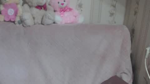 Snapshot of flowercandydoll chatting on 04.13.26 say meow and send tip online show from 04.13.26