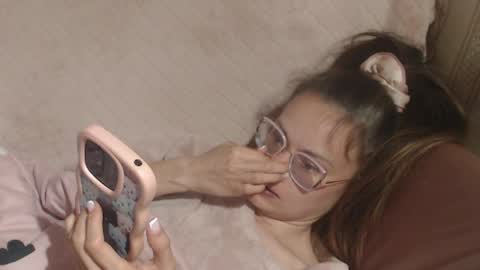 Snapshot of flowercandydoll chatting on 04.16.26 say meow and send tip online show from 04.16.26