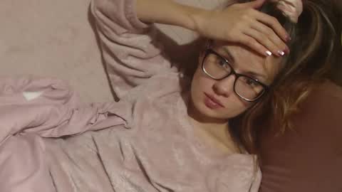 say meow and send tip  online show from 11.12.25