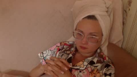 Snapshot of flowercandydoll13 chatting on 05.11.26 say meow and send tip online show from 05.11.26