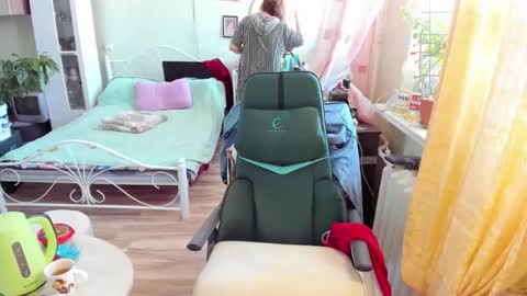 Flowerlower online show from 02.21.26