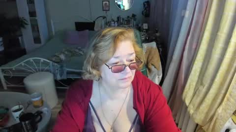Snapshot of flowerlover8 chatting on 04.18.26 Flowerlower online show from 04.18.26