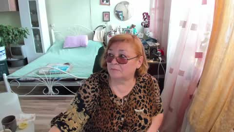 Snapshot of flowerlover8 chatting on 04.18.26 Flowerlower online show from 04.18.26