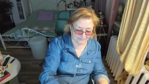 Snapshot of flowerlover8 chatting on 04.22.26 Flowerlower online show from 04.22.26