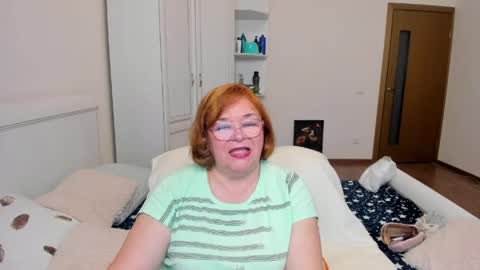 Snapshot of flowerlover8 chatting on 05.24.26 Flowerlower online show from 05.24.26