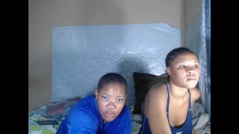 Snapshot of flowersaltry chatting on 05.19.26 flowersaltry online show from 05.19.26