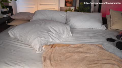 Snapshot of flowersprincess chatting on 03.03.25 DARYA online show from 03.03.25