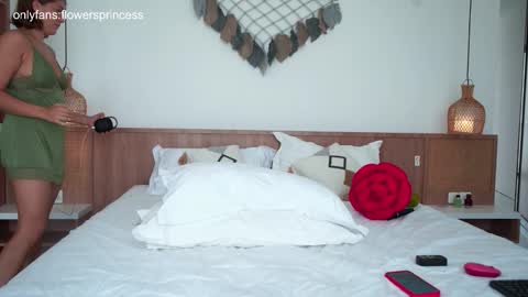 Snapshot of flowersprincess chatting on 02.12.26 DARYA online show from 02.12.26