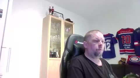 Snapshot of fluffy_espen chatting on 04.26.26 fluffy_espen online show from 04.26.26