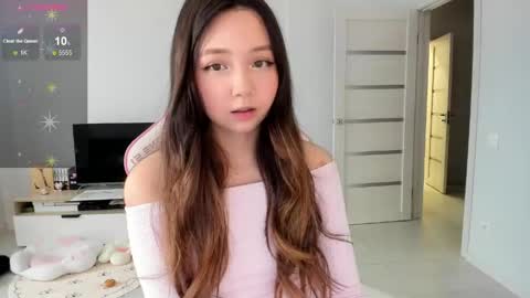 Snapshot of fluffy_rose chatting on 05.24.26 Rose online show from 05.24.26