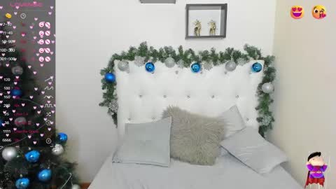 Snapshot of flufyfoxx chatting on 12.18.24 Lina online show from 12.18.24