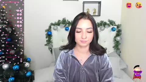 Snapshot of flufyfoxx chatting on 12.20.24 Lina online show from 12.20.24