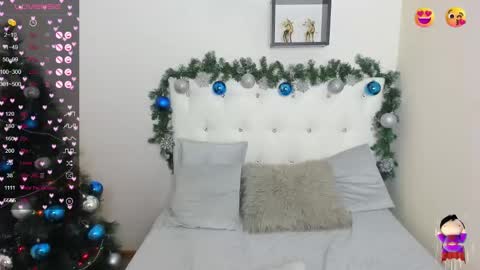 Snapshot of flufyfoxx chatting on 12.21.24 Lina online show from 12.21.24
