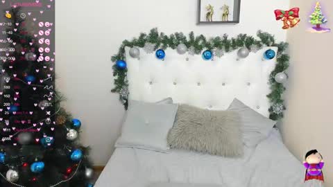 Snapshot of flufyfoxx chatting on 12.30.24 Lina online show from 12.30.24