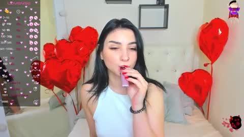 Snapshot of flufyfoxx chatting on 03.01.25 Lina online show from 03.01.25