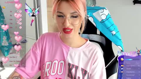 Snapshot of folinskaayaa chatting on 03.06.25 folinskaayaa online show from 03.06.25