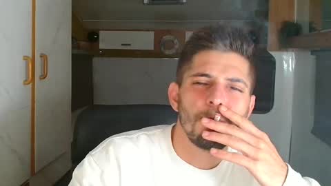 independent model online show from 10.23.25