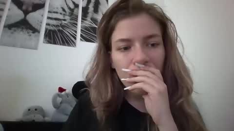 Snapshot of forbidden_doll chatting on 12.21.25 Pussy Queen online show from 12.21.25