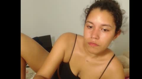 Snapshot of forbidden_games__ chatting on 01.01.25 emely and felix online show from 01.01.25