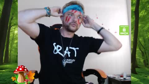 Snapshot of forest_brat chatting on 01.04.25 forest brat online show from 01.04.25