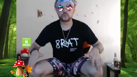 Snapshot of forest_brat chatting on 02.08.25 forest brat online show from 02.08.25