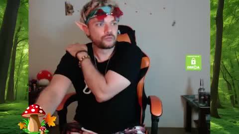 Snapshot of forest_brat chatting on 02.08.25 forest brat online show from 02.08.25