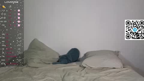 Snapshot of forever_eren chatting on 12.20.25 forever_eren online show from 12.20.25