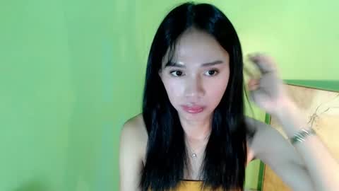 Snapshot of forever_wonnie23 chatting on 01.12.25 Wonnie online show from 01.12.25