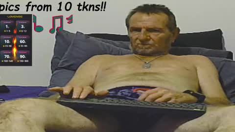 Snapshot of forexxxx_man chatting on 04.27.26 doc online show from 04.27.26