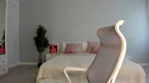 Kira online show from 09.24.25