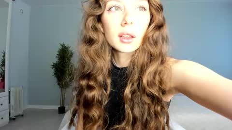 Kira online show from 09.25.25