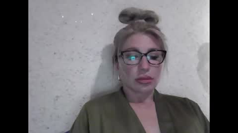 fox_red_lady7 online show from 04.01.26