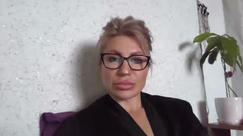 fox_red_lady7 online show from 04.15.26