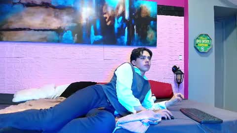 Snapshot of fox_white_ chatting on 06.19.26 . FOX WHITE . online show from 06.19.26