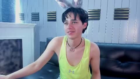 Snapshot of fox_white_ chatting on 07.16.26 . FOX WHITE . online show from 07.16.26