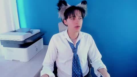 Snapshot of fox_white_ chatting on 07.23.26 . FOX WHITE . online show from 07.23.26