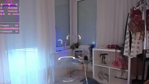 Snapshot of foxe_sailey chatting on 10.13.25 Fox love you online show from 10.13.25