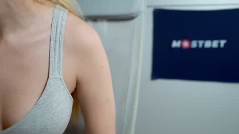 CUSTOM PHOTOS AND VIDEOS -  online show from 01.08.25