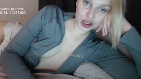 i am your baby Alien  online show from 11.13.25