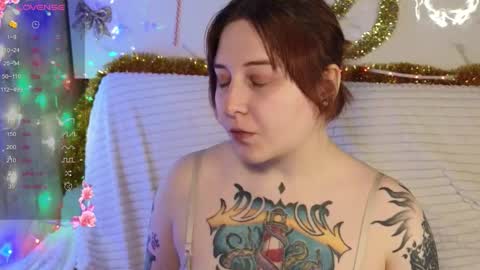 Snapshot of foxgirlandmerguis chatting on 12.20.25 Belinda online show from 12.20.25